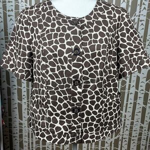 Charter Club Giraffe print brown and cream short sleeve jacket faux wood buttons